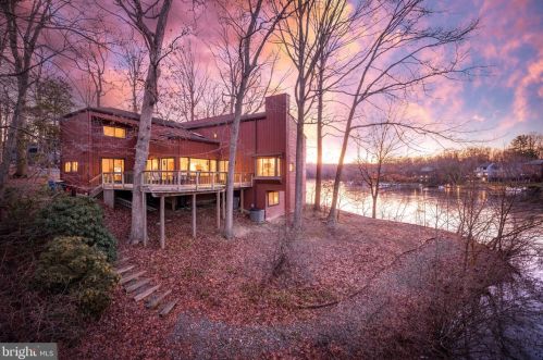 2203 Burgee Ct, Herndon, VA 20191-4705