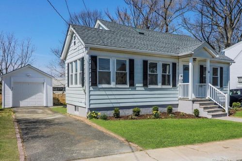 14 Elton Ct, Norwalk CT  06851-4830 exterior