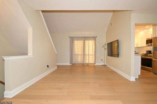 1206 Normandy Ct, Flemington, NJ 08822-1853