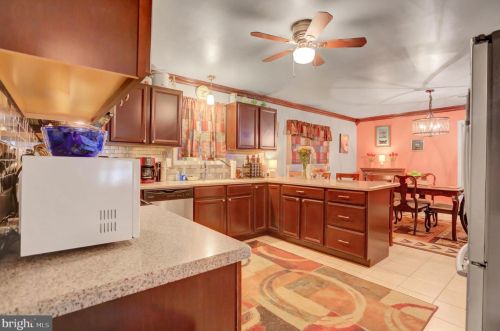 193 Greenview Dr, Carlisle PA  17015-9193 exterior