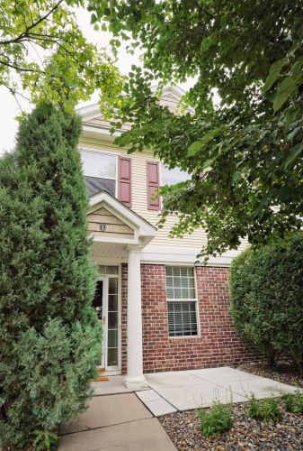 3021 Germain St, Saint Paul, MN 55109-5612