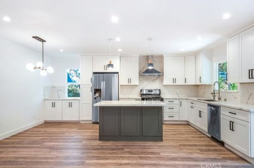 5510 Burnet Ave, Van Nuys CA  91411-3508 exterior
