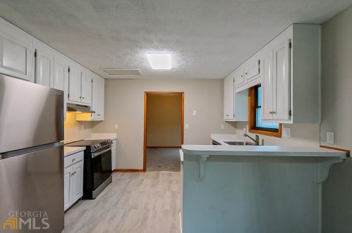 2996 Rockbridge Rd, Marietta, GA 30066-3577