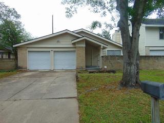 2707 Windchase Blvd, Houston TX  77082-1836 exterior