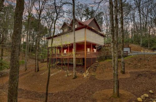 30 Okemah Ct, Ellijay, GA 30540-1053