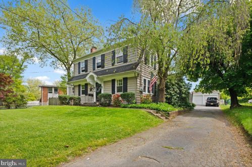 15 Carlton Ave, Trenton, NJ 08618-1418