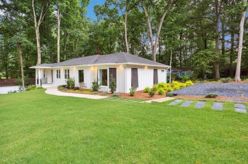 2661 Caldwell Rd, Atlanta GA  30319-3164 exterior