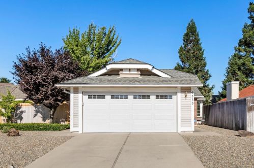 9356 Hoyleton Way, Elk Grove, CA 95758-6511