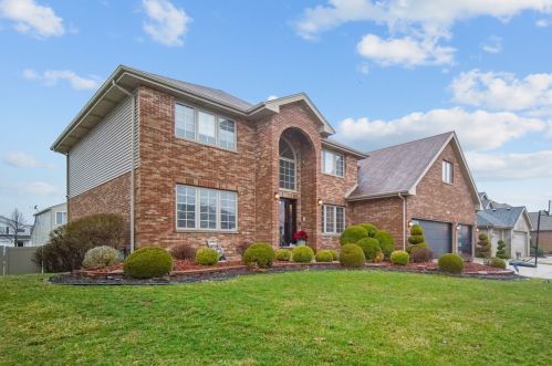 928 Donnington Dr, Matteson, IL 60443-2289