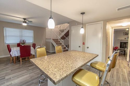 3701 Clubview Dr, Garland TX 75044-6158 exterior