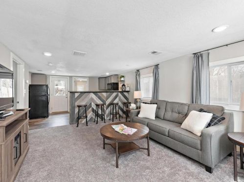 1716 Forest St, Hastings, MN 55033-3035