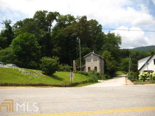 25 Valley St, Clayton, GA 30525-4291