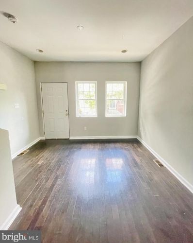 1904 Manton St, Philadelphia, PA 19146-2925