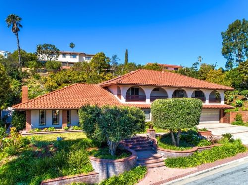 2242 Pavillion Dr, Santa Ana, CA 92705-3341