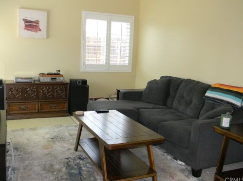 240 Ferndale Ct, Redlands, CA 92374-4286