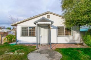 204 Warren St, Taft, CA 93268-2514