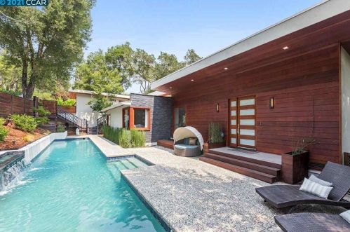 150 La Espiral, Orinda, CA 94563-1811