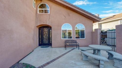 2965 Flanagan Dr, Simi Valley, CA 93063-5706