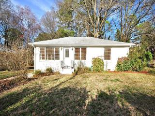 930 Columbia Dr, Decatur GA  30030-4717 exterior