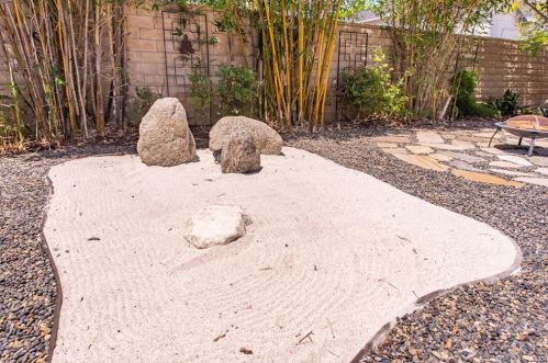 1755 Emory Ave, Simi Valley CA 93063-5005 exterior