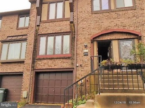 3161 Spring House Ln, Southampton, PA 18966-2916