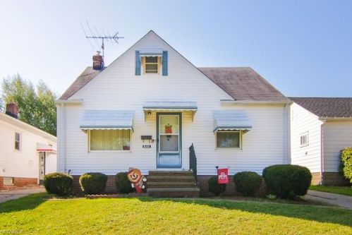 8101 Fernhill Ave, Cleveland OH  44129-2125 exterior