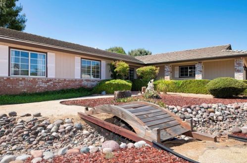 23921 Del Amo Rd, Ramona, CA 92065-4176