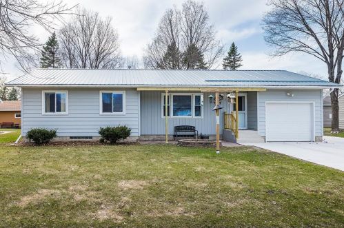 219 Maple St, Lester Pr, MN 55354-7708