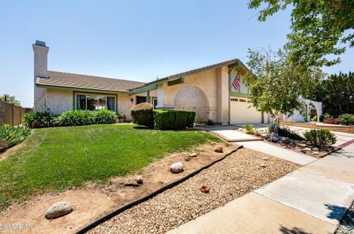 4722 Summit Ave, Simi Valley, CA 93063-1415