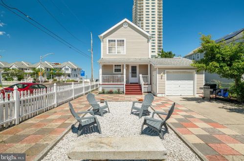 26 New Hampshire Ave, Atlantic City, NJ 08401-5537