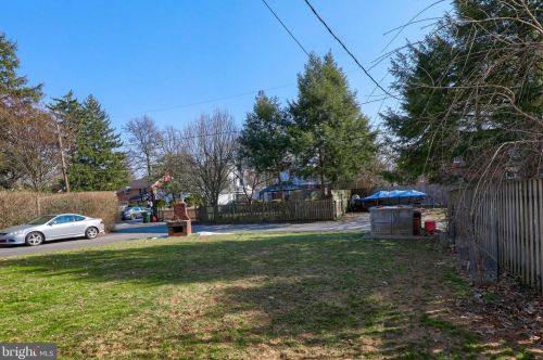 946 Salisbury Ct, Lancaster PA  17601-5164 exterior