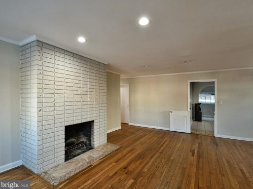 8708 Sundale Dr, Silver Spring MD 20910-5039 exterior