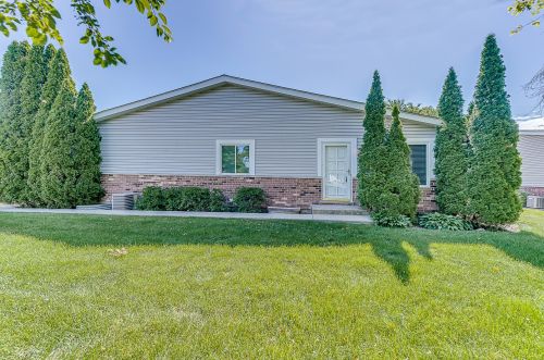 2115 Williamsburg Dr, Palatine, IL 60074-1437