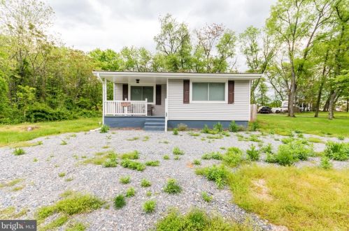 26 Raging River Rd, Falling Waters WV  25419-4247 exterior