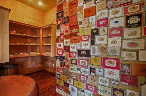 2011 Grn Wing, Granbury TX 76049-5576 exterior