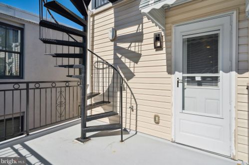 630 Catharine St, Philadelphia PA  19147-2937 exterior