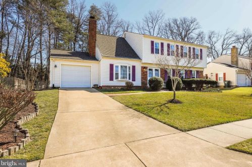 7824 Attleboro Dr, Springfield, VA 22153-2713