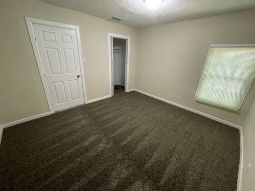 3800 Knox St, Fort Worth TX  76119-4819 exterior