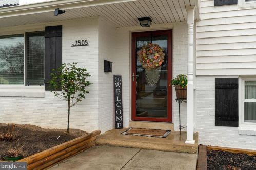 7505 Hogarth St, Springfield, VA 22151-2916