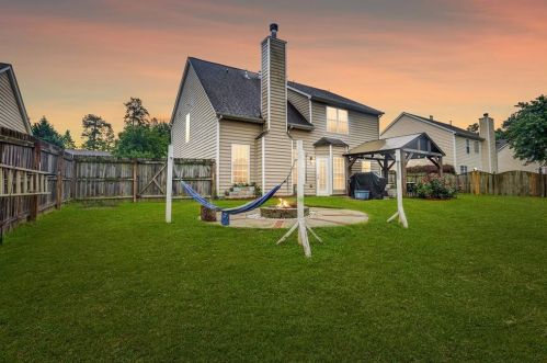 2144 Beacon Crest Dr, Buford, GA 30519-2220