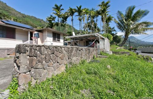 2952 Holua Way, Honolulu, HI 96819-2913