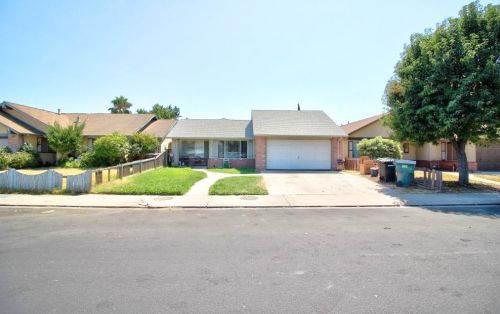 2024 Scotch Pine Dr, Modesto, CA 95351-2951