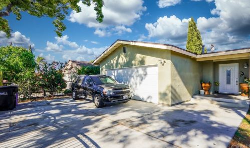 10418 San Carlos Ave, South Gate, CA 90280-6539