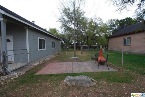 1891 Tanglewood Trl Ct, Spring Branch TX 78070-5237 exterior