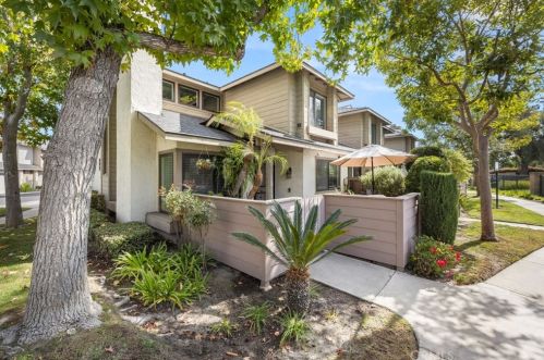 1376 Mako Ln, Anaheim, CA 92801-1761