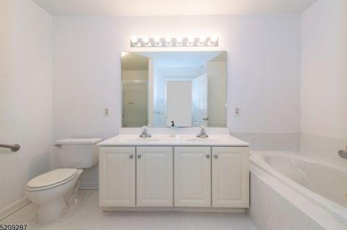 7 Sycamore Ln, Dover NJ  07869-3704 exterior