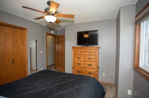 7873 28th St, Saint Paul MN  55128-4803 exterior