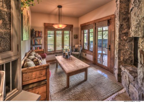 10221 Dick Barter, Truckee CA  96161-5172 exterior