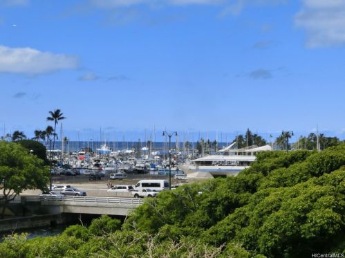 1650 Ala Moana Blvd, Honolulu HI  96815-1432 exterior