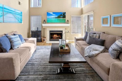 1894 Timber Trl, Vista CA 92081-7326 exterior